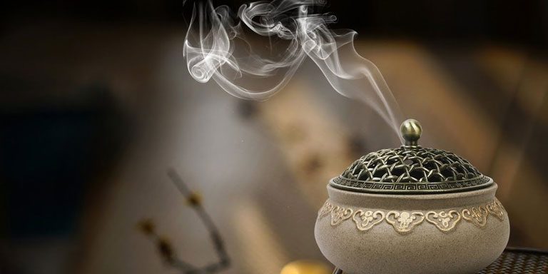 xông trầm hương